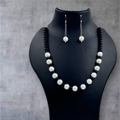 Monochrome Magic: Black & White Pearl Necklace Set for Elegant Style