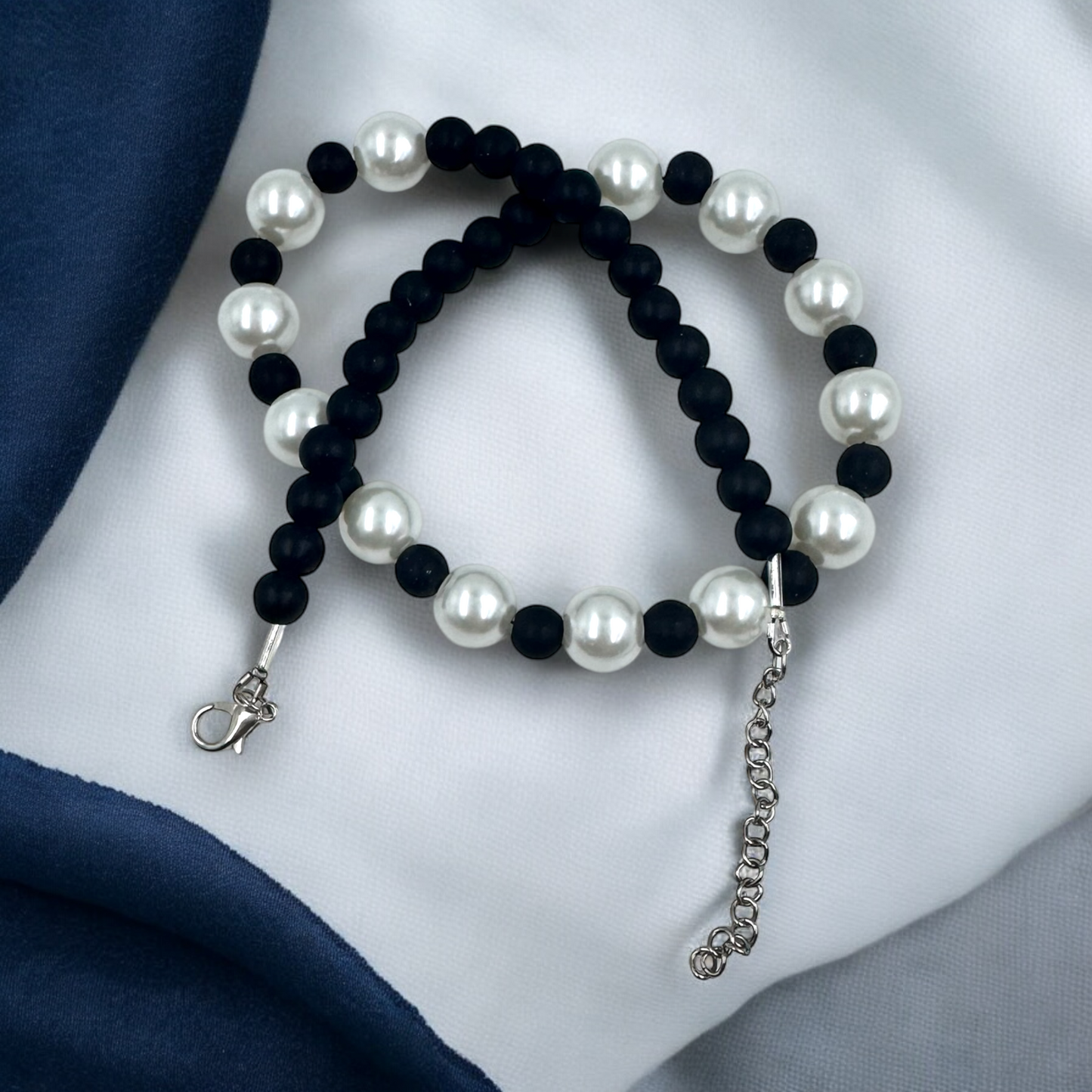 Monochrome Magic: Black & White Pearl Necklace Set for Elegant Style